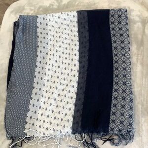 Navy blue and white scarf